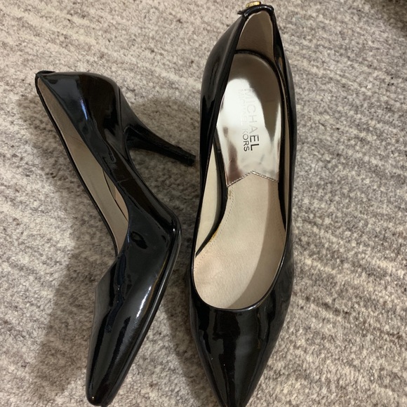 WORN ONCE Michael Kors Patent Leather Heels size 7 - Picture 8 of 8